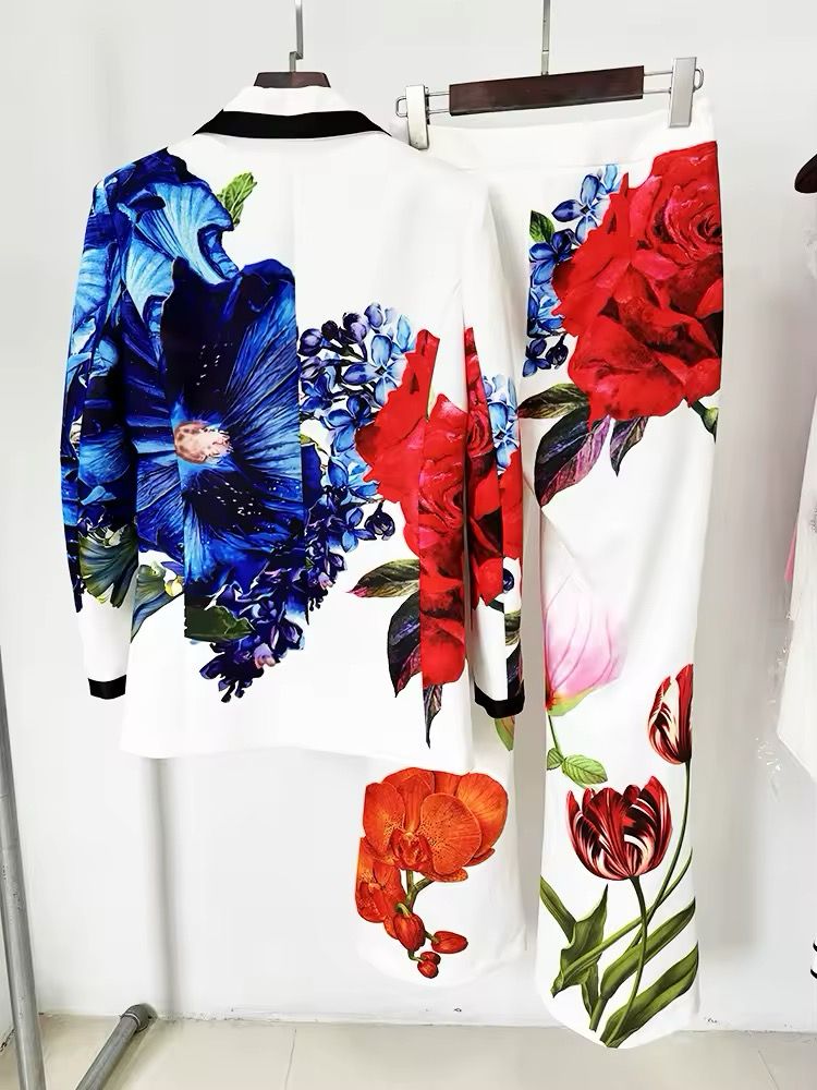 Completo con fiori